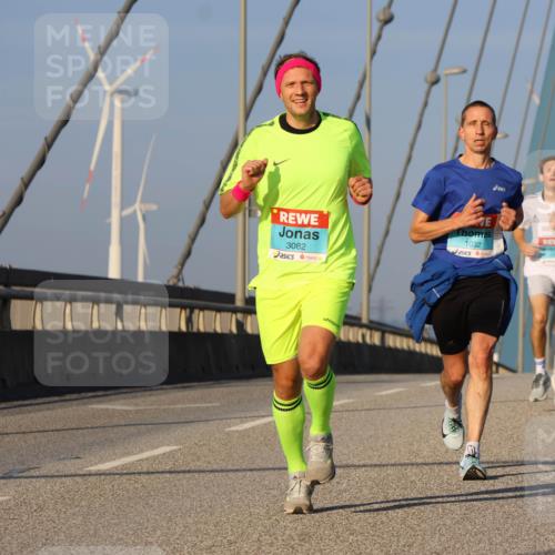 03.10.2025 - Köhlbrandbrückenlauf Strokosch-Dieckow http://msf.ph/oto/9105305 03.10.2025 09:32:58 Position 2 3082, 1032 meine-sportfotos.de