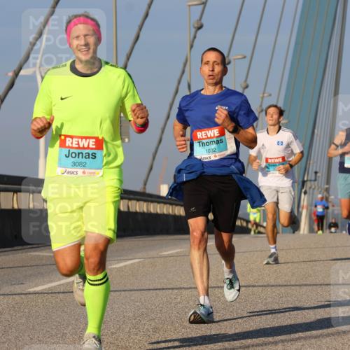 03.10.2025 - Köhlbrandbrückenlauf Strokosch-Dieckow http://msf.ph/oto/9105326 03.10.2025 09:32:59 Position 2 3082, 1032 meine-sportfotos.de
