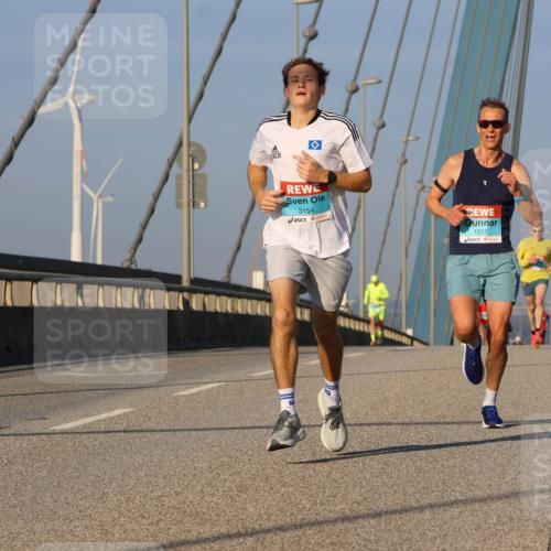 03.10.2025 - Köhlbrandbrückenlauf Strokosch-Dieckow http://msf.ph/oto/9105366 03.10.2025 09:33:02 Position 2 3154, 1017 meine-sportfotos.de