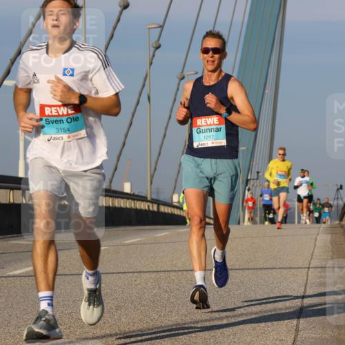 03.10.2025 - Köhlbrandbrückenlauf Strokosch-Dieckow http://msf.ph/oto/9105407 03.10.2025 09:33:03 Position 2 3154, 1017 meine-sportfotos.de