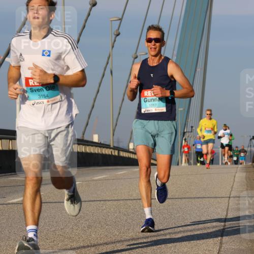 03.10.2025 - Köhlbrandbrückenlauf Strokosch-Dieckow http://msf.ph/oto/9105412 03.10.2025 09:33:03 Position 2 3154, 1017 meine-sportfotos.de