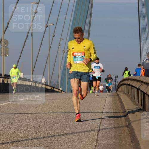 03.10.2025 - Köhlbrandbrückenlauf Strokosch-Dieckow http://msf.ph/oto/9105450 03.10.2025 09:33:11 Position 2 1044 meine-sportfotos.de