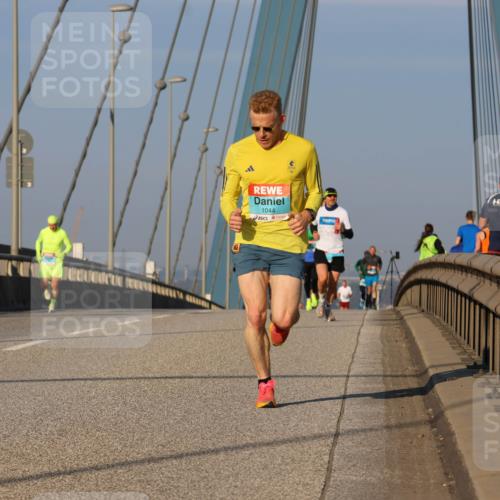 03.10.2025 - Köhlbrandbrückenlauf Strokosch-Dieckow http://msf.ph/oto/9105457 03.10.2025 09:33:11 Position 2 1044 meine-sportfotos.de