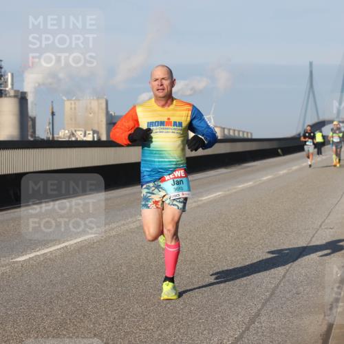 03.10.2025 - Köhlbrandbrückenlauf Lena Gebhardt http://msf.ph/oto/9105461 03.10.2025 09:39:00 Position 2 2, 112, 262, 3610 meine-sportfotos.de