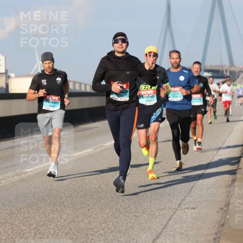 03.10.2025 - Köhlbrandbrückenlauf Lena Gebhardt http://msf.ph/oto/9105605 03.10.2025 09:39:06 Position 2 3629, 3756, 1055 meine-sportfotos.de