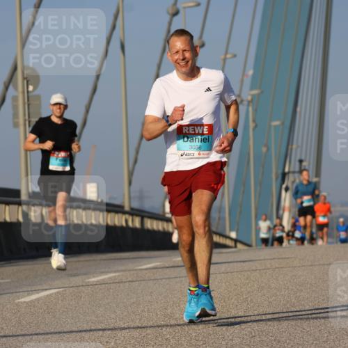 03.10.2025 - Köhlbrandbrückenlauf Strokosch-Dieckow http://msf.ph/oto/9105680 03.10.2025 09:33:41 Position 2 3086 meine-sportfotos.de