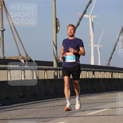 03.10.2025 - Köhlbrandbrückenlauf Strokosch-Dieckow http://msf.ph/oto/9105741 03.10.2025 09:33:50 Position 2 3809 meine-sportfotos.de