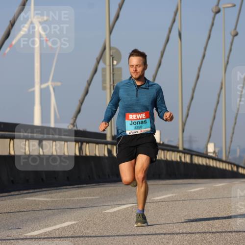 03.10.2025 - Köhlbrandbrückenlauf Strokosch-Dieckow http://msf.ph/oto/9105797 03.10.2025 09:33:56 Position 2 3350 meine-sportfotos.de
