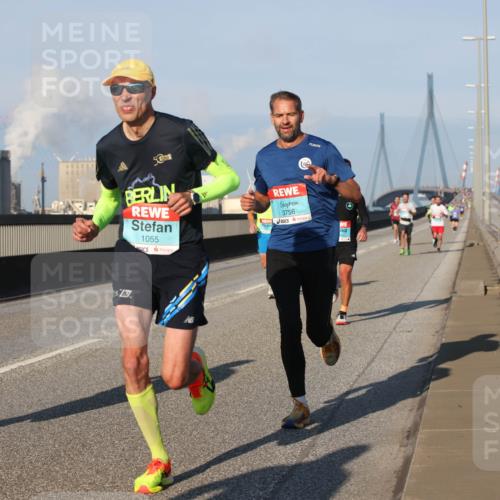 03.10.2025 - Köhlbrandbrückenlauf Lena Gebhardt http://msf.ph/oto/9105800 03.10.2025 09:39:09 Position 2 1055, 3756, 527 meine-sportfotos.de