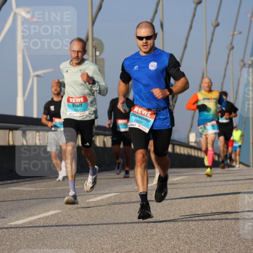 03.10.2025 - Köhlbrandbrückenlauf Strokosch-Dieckow http://msf.ph/oto/9105854 03.10.2025 09:34:10 Position 2 3267, 2937, 3008 meine-sportfotos.de