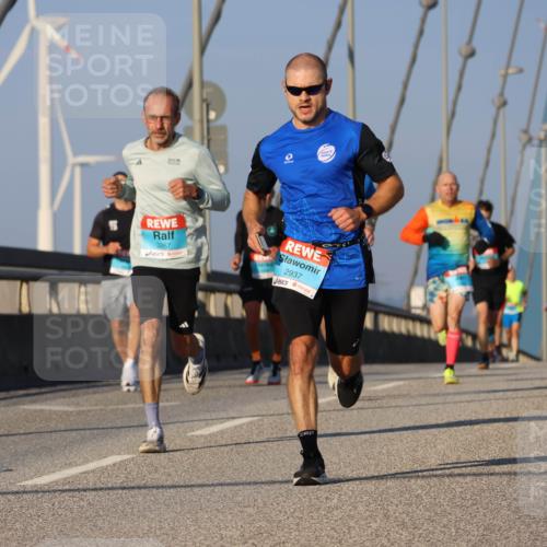 03.10.2025 - Köhlbrandbrückenlauf Strokosch-Dieckow http://msf.ph/oto/9105859 03.10.2025 09:34:10 Position 2 3267, 2937, 3008 meine-sportfotos.de