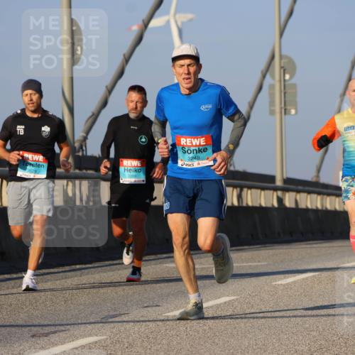 03.10.2025 - Köhlbrandbrückenlauf Strokosch-Dieckow http://msf.ph/oto/9105913 03.10.2025 09:34:14 Position 2 3629, 3248, 3269, 3610 meine-sportfotos.de