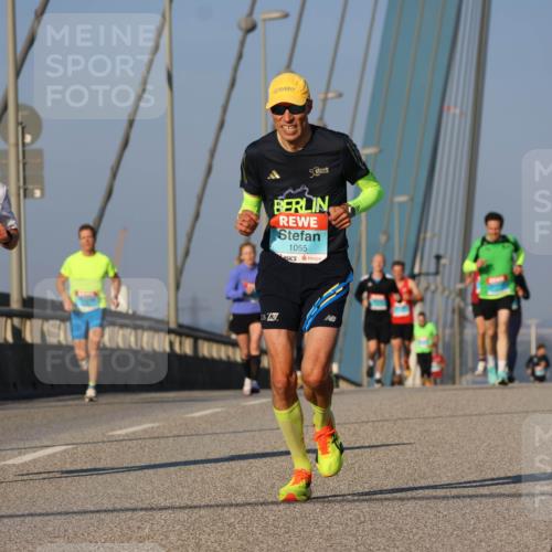 03.10.2025 - Köhlbrandbrückenlauf Strokosch-Dieckow http://msf.ph/oto/9105957 03.10.2025 09:34:21 Position 2 5, 1055, 3618 meine-sportfotos.de