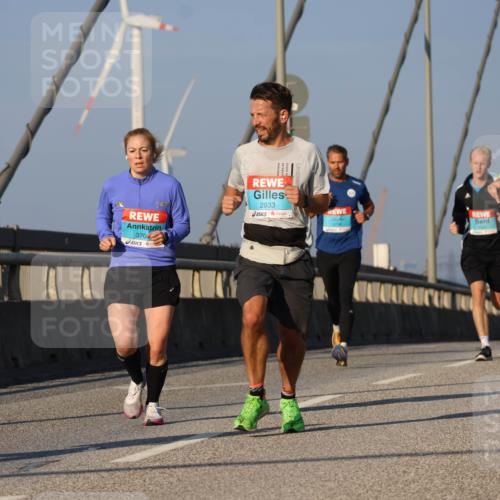 03.10.2025 - Köhlbrandbrückenlauf Strokosch-Dieckow http://msf.ph/oto/9106026 03.10.2025 09:34:30 Position 2 370, 2933, 2705 meine-sportfotos.de