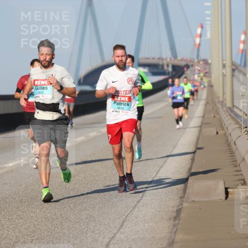 03.10.2025 - Köhlbrandbrückenlauf Lena Gebhardt http://msf.ph/oto/9106084 03.10.2025 09:39:15 Position 2 2933, 3618 meine-sportfotos.de