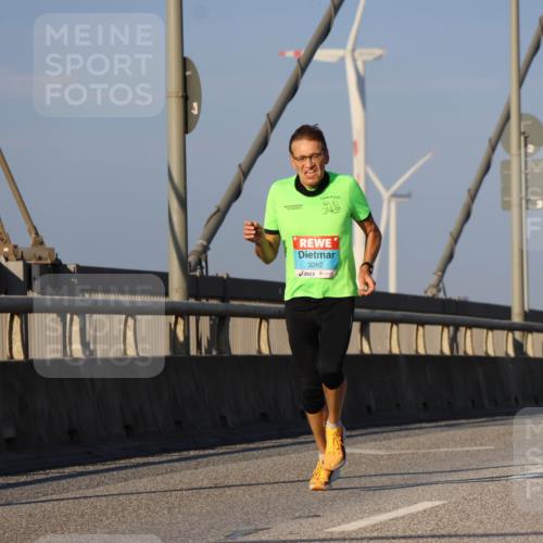 03.10.2025 - Köhlbrandbrückenlauf Strokosch-Dieckow http://msf.ph/oto/9106204 03.10.2025 09:34:45 Position 2 3262 meine-sportfotos.de