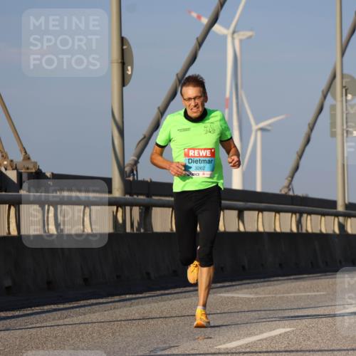 03.10.2025 - Köhlbrandbrückenlauf Strokosch-Dieckow http://msf.ph/oto/9106220 03.10.2025 09:34:45 Position 2 3262 meine-sportfotos.de