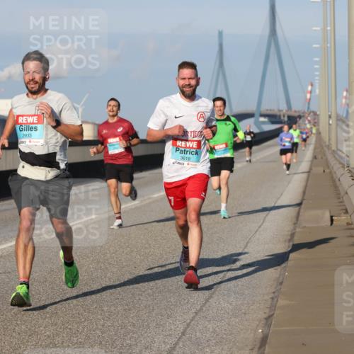 03.10.2025 - Köhlbrandbrückenlauf Lena Gebhardt http://msf.ph/oto/9106237 03.10.2025 09:39:18 Position 2 2933, 3618 meine-sportfotos.de