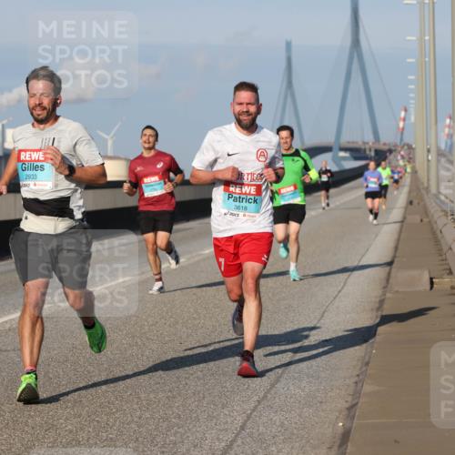 03.10.2025 - Köhlbrandbrückenlauf Lena Gebhardt http://msf.ph/oto/9106252 03.10.2025 09:39:18 Position 2 2933, 3618 meine-sportfotos.de