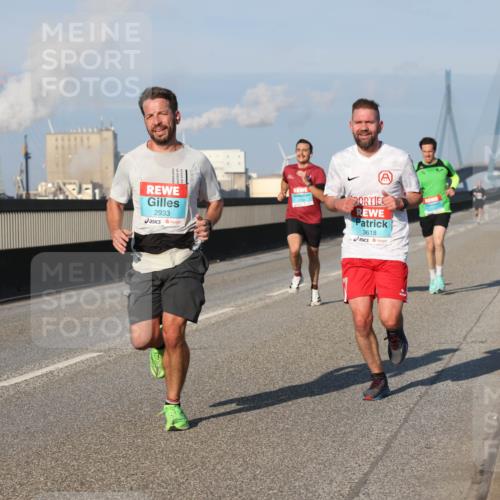 03.10.2025 - Köhlbrandbrückenlauf Lena Gebhardt http://msf.ph/oto/9106264 03.10.2025 09:39:18 Position 2 2933, 3618 meine-sportfotos.de