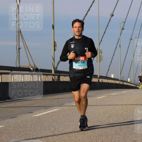 03.10.2025 - Köhlbrandbrückenlauf Strokosch-Dieckow http://msf.ph/oto/9106336 03.10.2025 09:34:59 Position 2 1061 meine-sportfotos.de