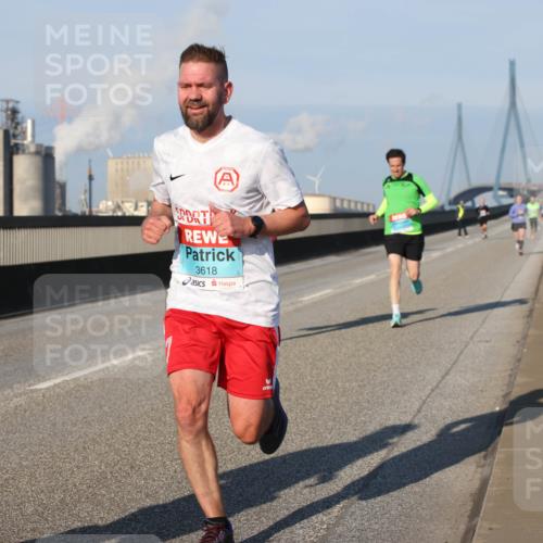 03.10.2025 - Köhlbrandbrückenlauf Lena Gebhardt http://msf.ph/oto/9106338 03.10.2025 09:39:19 Position 2 3618 meine-sportfotos.de