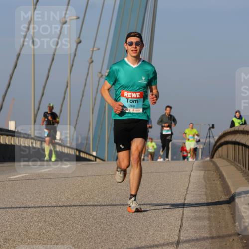 03.10.2025 - Köhlbrandbrückenlauf Strokosch-Dieckow http://msf.ph/oto/9106366 03.10.2025 09:35:06 Position 2 1268 meine-sportfotos.de