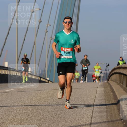 03.10.2025 - Köhlbrandbrückenlauf Strokosch-Dieckow http://msf.ph/oto/9106369 03.10.2025 09:35:06 Position 2 1268 meine-sportfotos.de