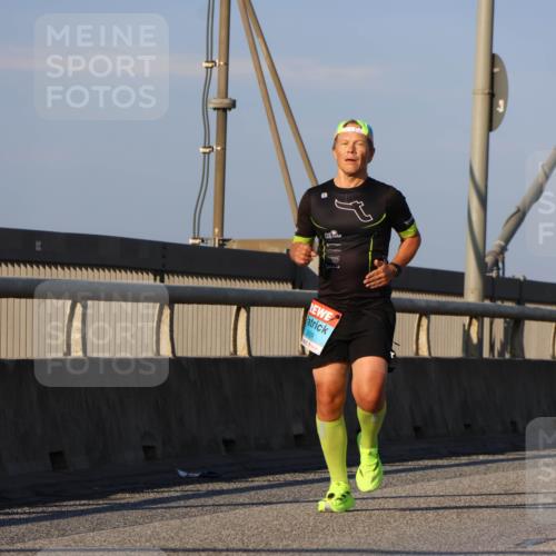 03.10.2025 - Köhlbrandbrückenlauf Strokosch-Dieckow http://msf.ph/oto/9106383 03.10.2025 09:35:17 Position 2  meine-sportfotos.de