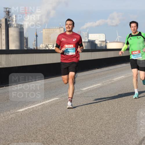 03.10.2025 - Köhlbrandbrückenlauf Lena Gebhardt http://msf.ph/oto/9106384 03.10.2025 09:39:20 Position 2 2792, 2705 meine-sportfotos.de