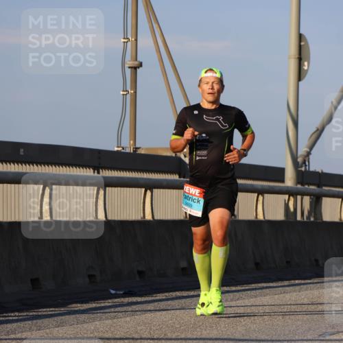 03.10.2025 - Köhlbrandbrückenlauf Strokosch-Dieckow http://msf.ph/oto/9106387 03.10.2025 09:35:17 Position 2 3609 meine-sportfotos.de