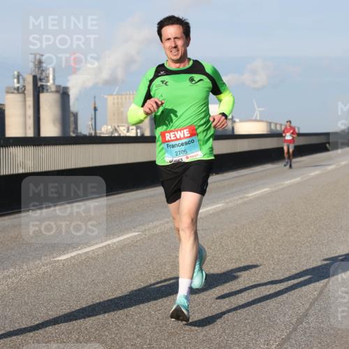 03.10.2025 - Köhlbrandbrückenlauf Lena Gebhardt http://msf.ph/oto/9106478 03.10.2025 09:39:22 Position 2 2705 meine-sportfotos.de