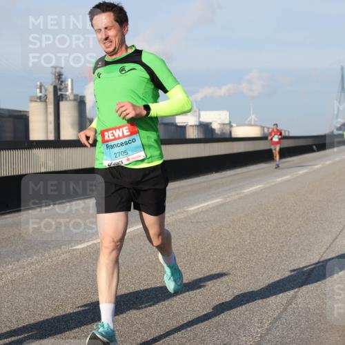 03.10.2025 - Köhlbrandbrückenlauf Lena Gebhardt http://msf.ph/oto/9106490 03.10.2025 09:39:22 Position 2 2705 meine-sportfotos.de