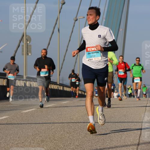 03.10.2025 - Köhlbrandbrückenlauf Strokosch-Dieckow http://msf.ph/oto/9106515 03.10.2025 09:35:32 Position 2 3702 meine-sportfotos.de