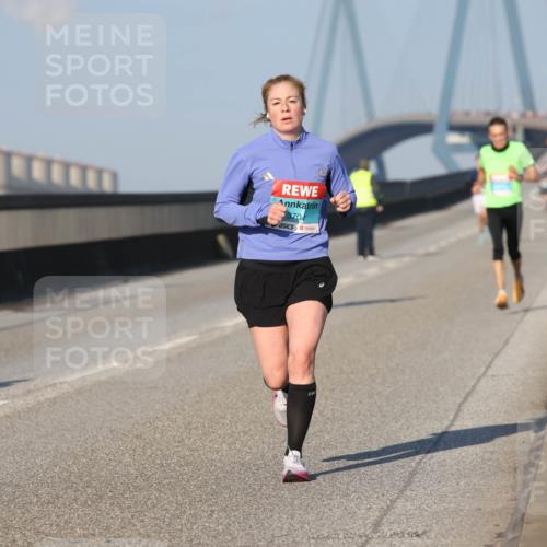 03.10.2025 - Köhlbrandbrückenlauf Lena Gebhardt http://msf.ph/oto/9106610 03.10.2025 09:39:26 Position 2 3704 meine-sportfotos.de