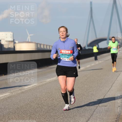 03.10.2025 - Köhlbrandbrückenlauf Lena Gebhardt http://msf.ph/oto/9106642 03.10.2025 09:39:27 Position 2 50, 3704 meine-sportfotos.de