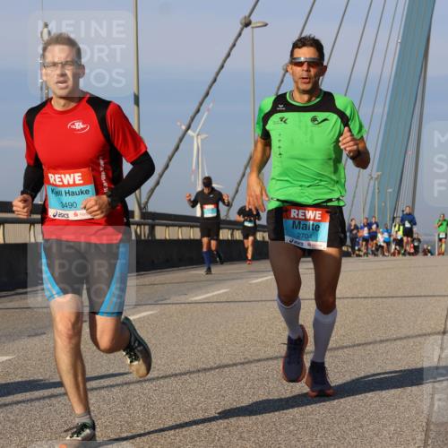 03.10.2025 - Köhlbrandbrückenlauf Strokosch-Dieckow http://msf.ph/oto/9106670 03.10.2025 09:35:43 Position 2 3490, 2704 meine-sportfotos.de