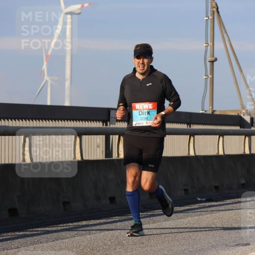 03.10.2025 - Köhlbrandbrückenlauf Strokosch-Dieckow http://msf.ph/oto/9106701 03.10.2025 09:35:47 Position 2 3288 meine-sportfotos.de