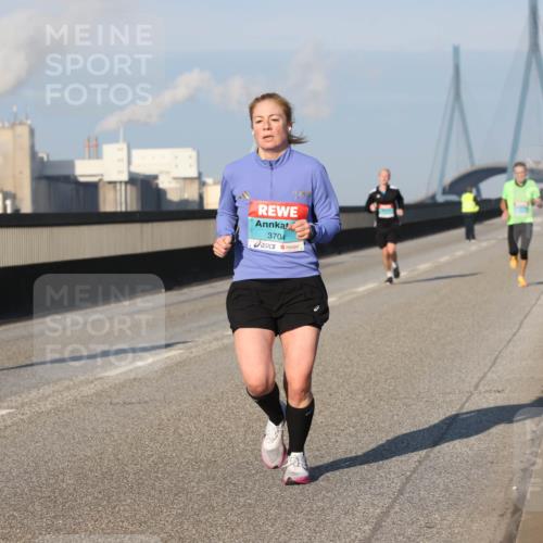 03.10.2025 - Köhlbrandbrückenlauf Lena Gebhardt http://msf.ph/oto/9106707 03.10.2025 09:39:28 Position 2 1035, 3704 meine-sportfotos.de