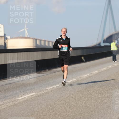 03.10.2025 - Köhlbrandbrückenlauf Lena Gebhardt http://msf.ph/oto/9106740 03.10.2025 09:39:30 Position 2 1029, 3262 meine-sportfotos.de