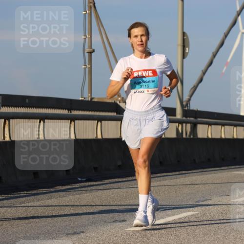 03.10.2025 - Köhlbrandbrückenlauf Strokosch-Dieckow http://msf.ph/oto/9106741 03.10.2025 09:35:52 Position 2 3715 meine-sportfotos.de