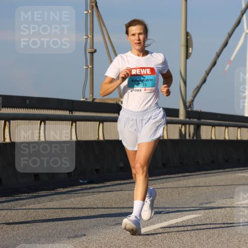 03.10.2025 - Köhlbrandbrückenlauf Strokosch-Dieckow http://msf.ph/oto/9106749 03.10.2025 09:35:52 Position 2 3715 meine-sportfotos.de