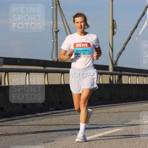 03.10.2025 - Köhlbrandbrückenlauf Strokosch-Dieckow http://msf.ph/oto/9106754 03.10.2025 09:35:52 Position 2 3715 meine-sportfotos.de