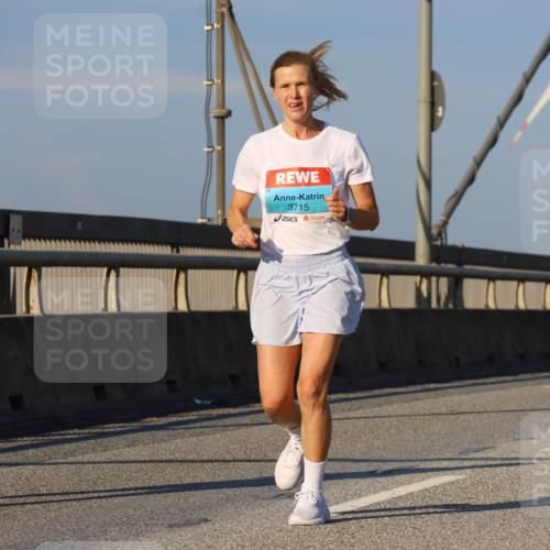03.10.2025 - Köhlbrandbrückenlauf Strokosch-Dieckow http://msf.ph/oto/9106757 03.10.2025 09:35:52 Position 2 3715 meine-sportfotos.de