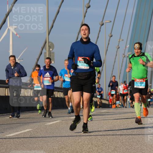 03.10.2025 - Köhlbrandbrückenlauf Strokosch-Dieckow http://msf.ph/oto/9106764 03.10.2025 09:35:57 Position 2 1016, 2703 meine-sportfotos.de