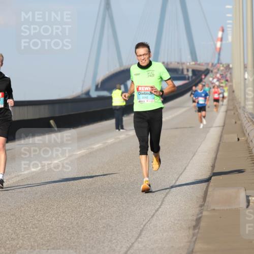 03.10.2025 - Köhlbrandbrückenlauf Lena Gebhardt http://msf.ph/oto/9106772 03.10.2025 09:39:30 Position 2 1029, 3262 meine-sportfotos.de