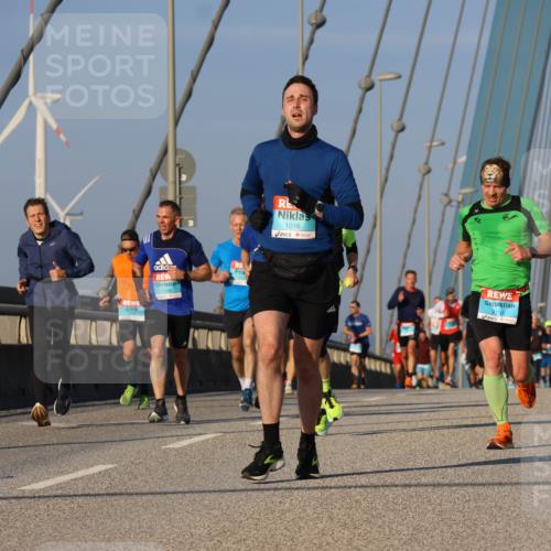 03.10.2025 - Köhlbrandbrückenlauf Strokosch-Dieckow http://msf.ph/oto/9106775 03.10.2025 09:35:58 Position 2 1016, 2703 meine-sportfotos.de