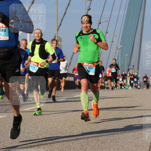 03.10.2025 - Köhlbrandbrückenlauf Strokosch-Dieckow http://msf.ph/oto/9106825 03.10.2025 09:36:00 Position 2 1016, 3720 meine-sportfotos.de