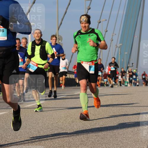 03.10.2025 - Köhlbrandbrückenlauf Strokosch-Dieckow http://msf.ph/oto/9106829 03.10.2025 09:36:00 Position 2 1016, 2720 meine-sportfotos.de