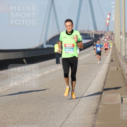03.10.2025 - Köhlbrandbrückenlauf Lena Gebhardt http://msf.ph/oto/9106844 03.10.2025 09:39:31 Position 2 1029, 3262 meine-sportfotos.de